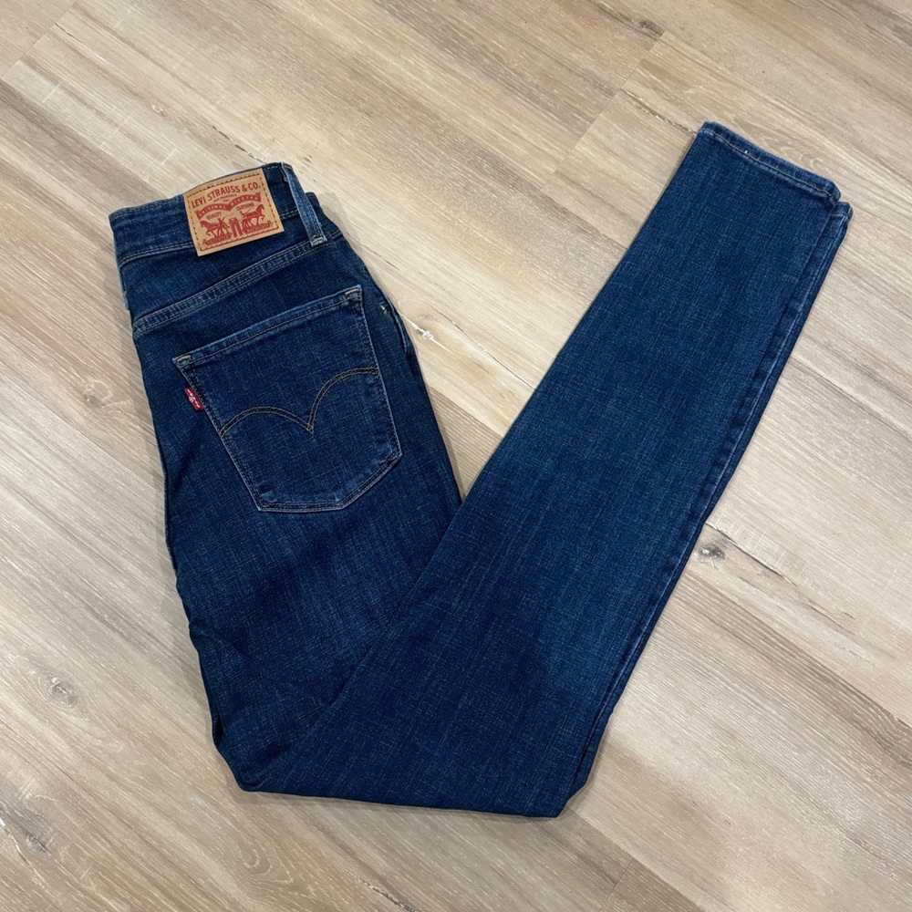Levi’s 721 High Rise Skinny Jeans Size 26